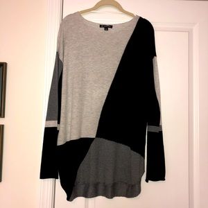EUC INC  Gray/Black Color Block Hi-Low Sweater